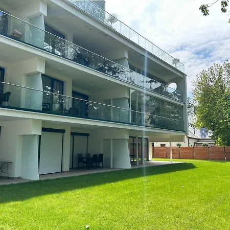 Bauhaus Silver Wellness Apartman