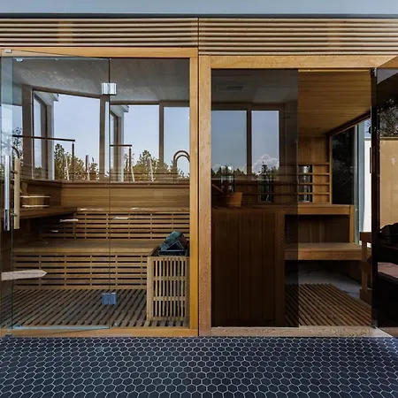 Bauhaus Silver Wellness Apartman *